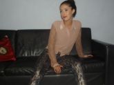 Blusa nude com pedra na gola